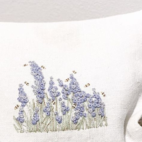 Pins & Needles Stitchery on Instagram: "A sweet floppy lavender pillow. 💜 . . Stitched & sewn up with 2 pieces of vintage linen from the bundles that I have on the website. 🧺  . . I think there are 3 remaining bundles left, ready for you to sew up a lavender pillow or two. 😉 . . #stitch  #stitchery  #embroider  #embroidery  #embroideryart  #embroiderydesign  #loveforembroidery  #vintagelinenbundle  #vintagelinen  #vintagelinenforsale" Embroidered Lavender, Lavender Embroidery, Embroidered Photo Art, Garden Embroidery, Embroider Ideas, Embroidered Photo, Lavender Pillows, French Knot Embroidery, Hand Embroidered Pillows