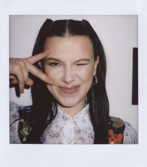 Millie Bobby Brown Polaroid, Browns Fans, Teen Actresses, Cast Stranger Things, Stranger Things Aesthetic, Candy Girl, Enola Holmes, Hot Actors, Millie Bobby Brown