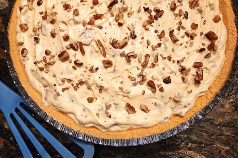 No-Bake Pecan Cream Pie Recipe (To Avoid a Family Fight on Thanksgiving, Make Two) #30secondmom Pecan Cream Pie Recipe, Whipped Topping Recipe, Pecan Cream Pie, 30seconds Food, Homemade Graham Cracker Crust, Baking Measurements, Homemade Graham Crackers, Cream Pie Recipes, Pecan Pie Recipe