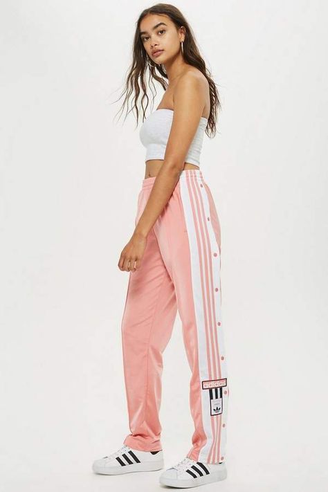 Trackpant Outfit, Adibreak Track Pants, Adidas Track Pants Outfit, Adidas Adibreak, Adidas Trousers, Looks Adidas, Track Pants Outfit, Cheap Boutique Clothing, Track Pants Women