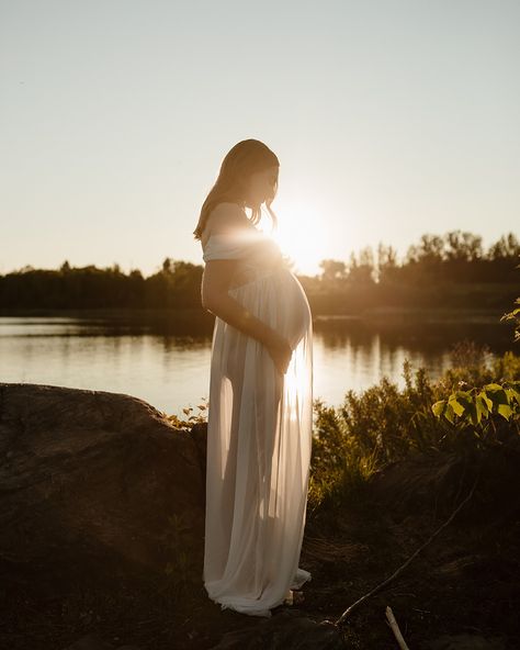 this maternity session gave me liiiiife ✨ it’s giving magical… ethereal… passion…beauty! i’ve been loving maternity sessions so much. women are so powerful & so beautiful all the time but there�’s something about that pregnancy glow that’s honestly just out of this world 🌎 Early Maternity Photography, Ethereal Maternity Photoshoot, Magical Maternity Photos, Spiritual Maternity Shoot, Ethereal Maternity Shoot, Big Dress Maternity Shoot, Maternity Photography Ethereal, Maternity Shoot Dress, Maternity Shoot Field Sunset