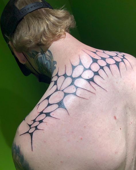 Trapezius Tattoo, Back Tattoos, The Magicians, Geometric Tattoo, Tattoo Designs, I Hope, Tumblr, Tattoos, Design