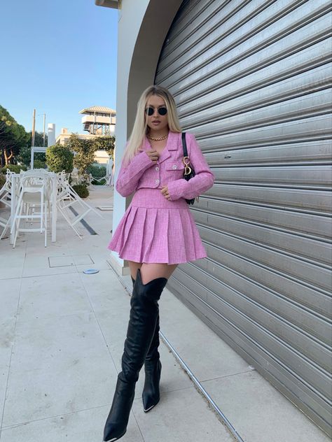 Black boots Pink Dress With Black Boots, Pink Dress Black Boots, Pink Dress With Boots, Outfit With Black Boots, Dress With Black Boots, Black Thigh Boots, Pink Dress Outfits, Light Pink Dress, Pink Mini Dresses