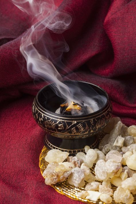 Pregnancy Spells, Desert Trees, Frankincense Resin, Attraction Spell, Islamic Pictures, Love Spells, Oman, Islamic Art, Incense