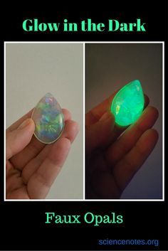 Make your own glow in the dark "opals" using resin. Diy Resin Casting, How To Make Resin, Resin Tutorial, Resin Jewellery, Jewelry Resin, Resin Ideas, Diy Resin Crafts, Resin Projects, Resin Craft