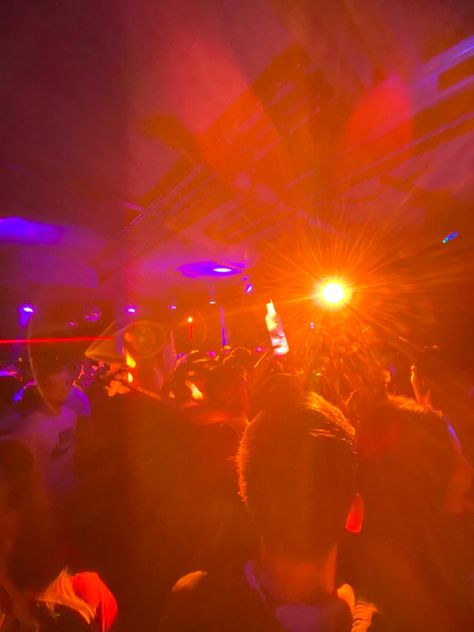 Orange Party Aesthetic, Neon Lights Party, 2000s Party, Sunset Party, Orange Party, Clubbing Aesthetic, 19th Birthday, Club Color, Club Parties