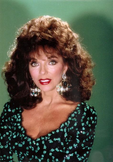 Dame Joan Collins, British Women, Under Contract, Joan Collins, Daisy Dukes, Actrices Hollywood, 20th Century Fox, Vintage Hair, Real Beauty