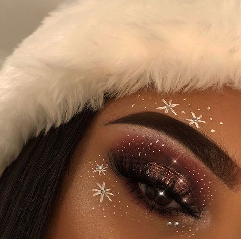 New Year’s Eve Glam Makeup, Makeup Ideas For Thanksgiving, Hot Cocoa Makeup, Glam Christmas Makeup Looks, Makeup Ideas Christmas Party, Brown Christmas Makeup, Easy Xmas Makeup, Christmas Makeup Eyeshadow, Christmas Makeup Looks Holidays