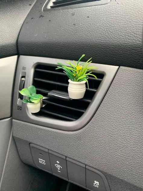 Boho Chic Christmas, Car Interior Diy, Mini Plant, Car Deco, Cool Car Accessories, Plant Decoration, Girly Car, Car Essentials, Mask Holder