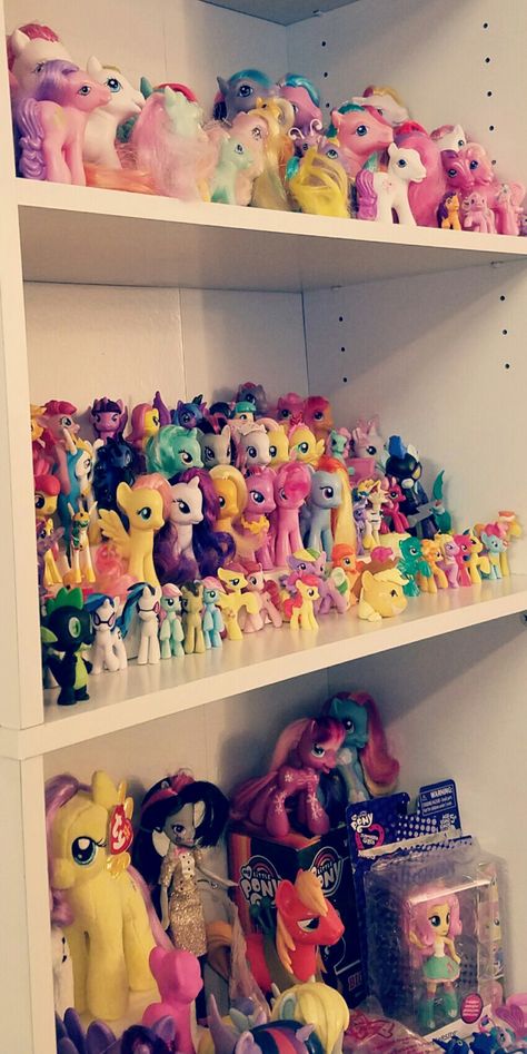 Mlp Room, My Little Pony Aesthetic, My Little Pony Bedroom, Mlp Collection, Mlp Toys, My Little Pony Toys, My Little Pony Figures, Free Coloring Pages For Kids, My Little Pony Collection