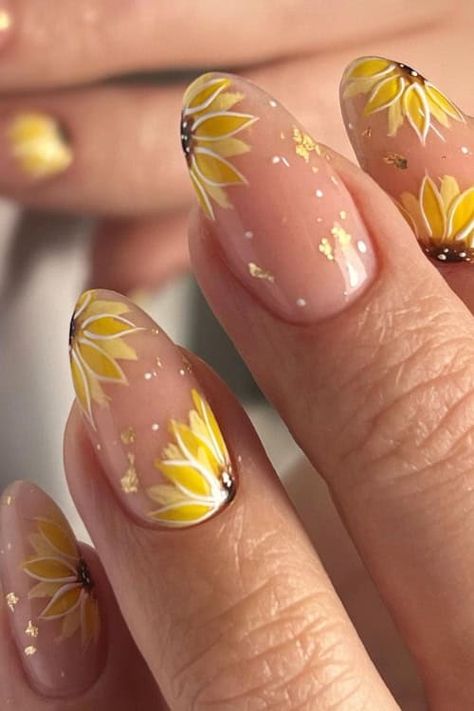 Sunflower Nail Designs, Sunflower Nail, Sunflower Nail Art, Yellow Nail Art, Yellow Nails Design, Thanksgiving Nail Designs, Thanksgiving Nail Art, August Nails, Summer Sunflower