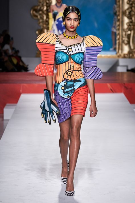 Moschino Spring 2020, Cubism Fashion, Moschino Fashion, Milan Fashion Week Spring 2020, Moda Outfit, Weird Fashion, Couture Runway, Ap Art, Mode Inspo