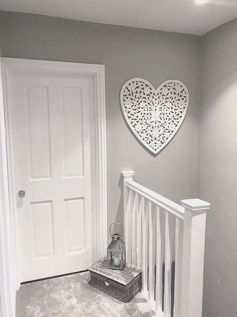 Grey And White Hallway Ideas, Grey And White Hallway, White Hallway Ideas, Stairs Entrance, Landing Decor, Stairs Diy, Remodel Checklist, Interior Cottage, Interior Entrance