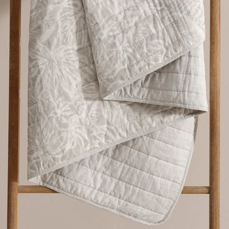 Tommy Bahama Ocean Deep Cotton Reversible Beige Quilt Set - Bed Bath & Beyond - 40127911 Beige Quilt, Tommy Bahama Home, Cotton Quilt Set, The Lake House, Set Bed, Bedding Stores, Twin Quilt, King Quilt, Quilt Set