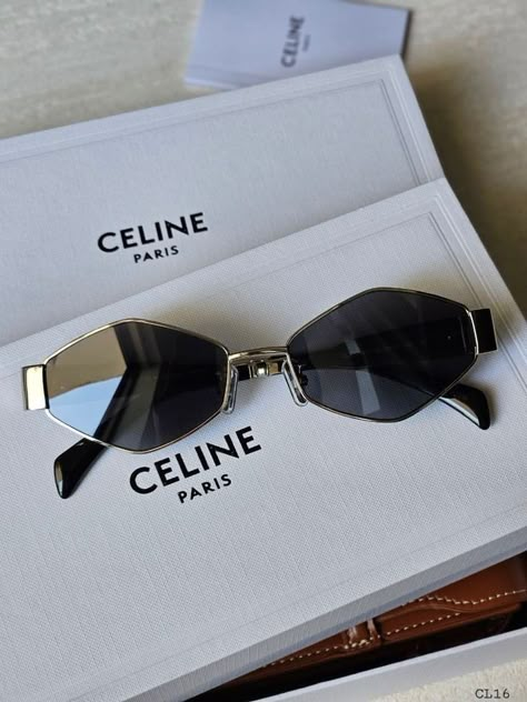 Classy Sunglasses Women, Dani California, Pretty Sunglasses, Fancy Glasses, Classy Glasses, Glasses Trends, Funky Glasses, Trendy Glasses, Fashion Eye Glasses