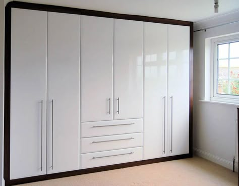 Modern Wardrobe Design, Wardrobe Laminate Design, Bedroom Interior Design Modern, Sliding Door Wardrobe Designs, Wall Wardrobe Design, Modern Cupboard Design, Wardrobe Door Designs, Bedroom Cupboard Designs, Wardrobe Interior Design