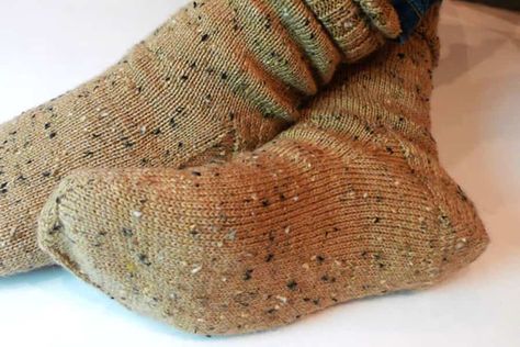 A basic sock pattern you'll knit again and again Knitting Patterns Socks, Knitted Socks Free Pattern, Socks Pattern, Pattern Simple, Sock Knitting Patterns, Crochet Socks, Sock Patterns, Patterned Socks, Knitting For Kids