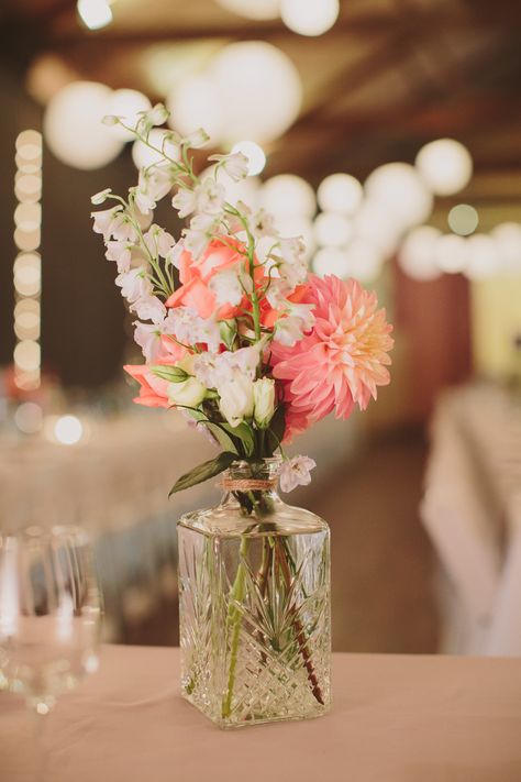 Flowers In Decanters, Crystal Vase Centerpiece, Crystal Glass Vases, Decanter Centerpiece, Tables Photography, Wedding Flowers Vintage, Vase Centrepiece, Crystal Decanters, Buffet Wedding Reception