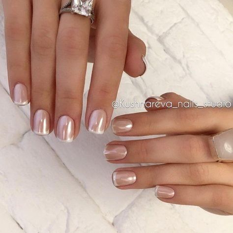 Short Metallic Nails, Short Nails Chrome, Chrome Nails Square, Nude Chrome, Fall Wedding Nails, Light Colored Nails, Colored Nail Tips, Manicure Art, Nails Glossy