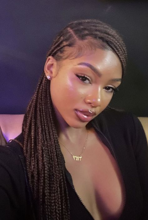 Bad Hair Braids, Business Casual Hairstyles Black Women, Braids Baddie, Black Women With Straight Hair, Protective Weave Hairstyles, French Braid Black Women, Vacation Hair Black Women, Black Woman Braided Hairstyles, Box Braids Makeup Looks