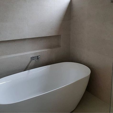 Long Bath Niche..... Makes all the difference ✅ ◼◻◼◻◼◻◼◻◼. . . . thx @gt_tiling 📸 #bathroomniche #rectangleniches #stylishbathrooms Free Standing Tub Niche, Niche Above Bathtub, Bath Niche, Bathroom Niche Ideas, Shower Bath Combo, Laundry Reno, Niche Wall, Bathroom Niche, Niche Ideas