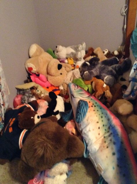 Stuffed animal pile Lots Of Stuffed Animals, Pile Of Plushies, Pile Of Stuffed Animals, Stuffed Animal Collection, Net With Stuffed Animals, Stuffed Animal Pile, Stuffed Animal Jail, Destroyed Stuffed Animal, Old Stuffed Animal Aesthetic