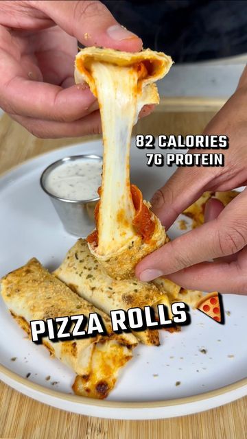 IceKarim COOKS on Instagram: "3 ingredient Low Calorie Pizza Rolls 🤯 (recipe 👇🏽) 🚨1:1 Online Coaching link in profile 🚨 My digital cookbook is out! (In pR0file) 78+ recipes ✅ Macro breakdown ✅ Many recipes under 30 mins ✅ Ingredients: 5 mission zero carb tortillas 2.5 string cheese cut in half Tomato sauce, 10 tbsp Turkey pepperoni, 15 slices I can’t believe it’s not butter spray Oregano, to taste Parmesan cheese, to taste Instructions 1. Add 1-2 tbsp of tomato sauce to your zero carb Zero Carb Tortilla, String Cheese Recipes, Zero Carb Snacks, Low Calorie Tortilla, Calories Pizza, Low Calorie Pizza, Pizza Roll Recipe, Pizza Roll Up, Zero Carb Foods