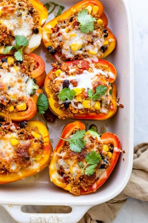 Vegetarian Stuffing, Vegan Stuffed Peppers, Vegetarian Stuffed Peppers, Quinoa Stuffed Peppers, Vegetarian Quinoa, Tasty Vegetarian Recipes, Peppers Recipes, Quinoa Recipes, Vegetarian Recipes Dinner