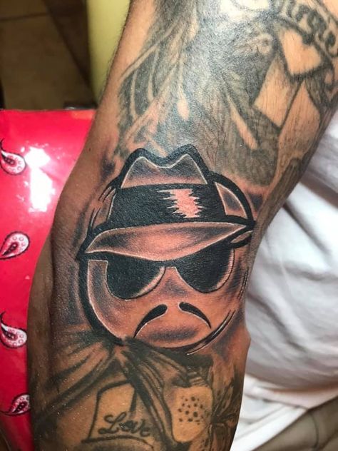 Lowrider Tattoo Ideas, Lowrider Logo Tattoo, Lowrider Tattoo Designs, Lowrider Tattoo Cars, Homies Tattoo, Cholo Style Tattoo, Chicano Style Tattoo Design, Low Rider Tattoo, Cholo Tattoo Ideas