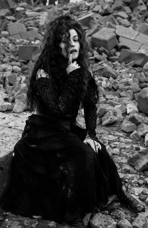 Elegance in Darkness Harry Potter Fanları, Helena Carter, Helen Bonham, Imprimibles Harry Potter, Marla Singer, Deathly Hallows Part 2, Severus Rogue, Images Harry Potter, Bellatrix Lestrange