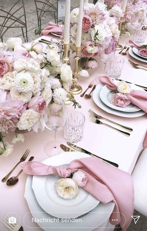 Bridesmaids Brunch, Pink Table Settings, Bridal Shower Pink, Table Centerpieces Wedding, Bridesmaids Proposal, Proposal Pictures, Bridal Shower Inspo, Quinceanera Decorations, Birthday Dinner Party