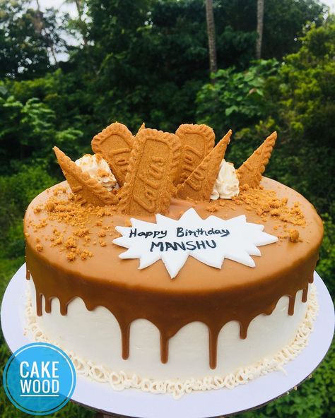 Biscoff Cake Design, Lotus Biscoff Cake Design, Lotus Birthday Cake, Lotus Cake Design, Biscoff Cake Decoration, Lotus Cake Recipe, Biscoff Birthday Cake, Doctor Birthday Cake, Caramel Cake Decoration