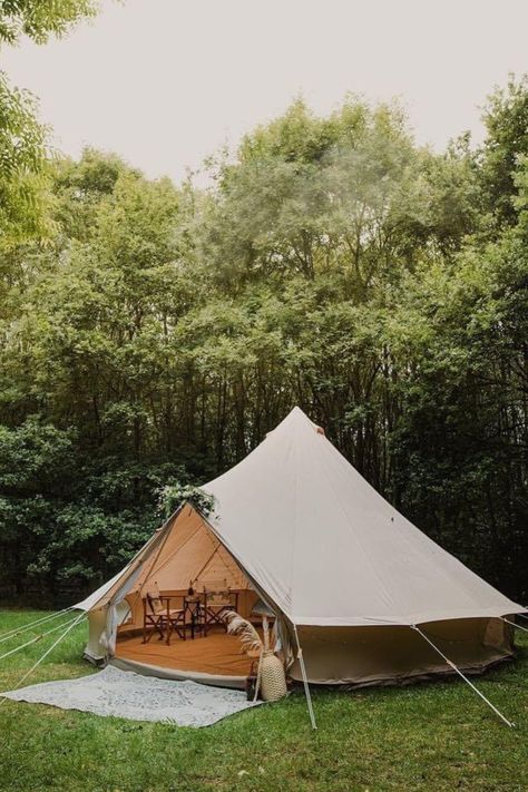 Boho Bell Tent provide the perfect alternative wedding accommodation for your guests. They offer luxury bell tent hire for festivals, weddings, and hen glamping getaways. Their bell tents are the perfect way to add a touch of luxury and Bohemian style to your wedding day. If you're looking for a unique and luxurious way to spend your wedding night or hen weekend, head to our website and check out their supplier profile. Glamping Weddings, Boho Bar, Bell Tents, Sequin Wall, Hen Weekend, White Lanterns, Farm Wedding Venue, Bell Tent, Tent Wedding