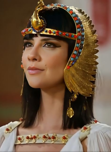 Cleopatra Makeup, Queen Nefertari, Egyptian Party, Starověký Egypt, Egypt Concept Art, Popovy Sisters, Prince Of Egypt, Islamic Artwork, Ancient Egyptian Art