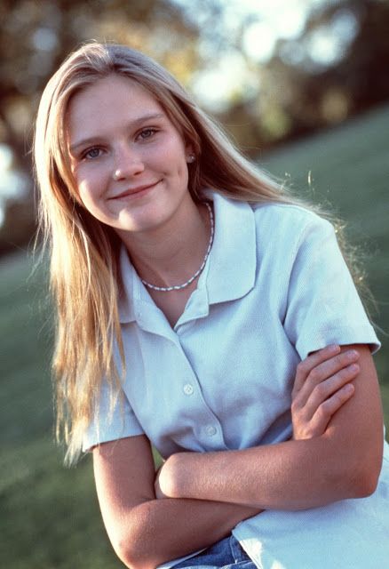 Beautiful Kirsten Dunst as a Teenager in 1995 Kristin Dunst 90s, Kristen Dunst 90s, Kirsten Dunst 90s, Kristen Dunst, Interview With The Vampire, Sofia Coppola, Kirsten Dunst, Favorite Celebrities, Actors & Actresses