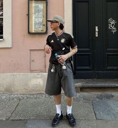 Blockcore Outfit Men, Blockcore Outfit Men Aesthetic, Blockcore Outfit, Jorts Outfit Idea Men, Mens Outfits Streetwear, Mens Shorts Outfits, Outfits Streetwear, Mens Casual Dress Outfits, Mens Outfit Inspiration