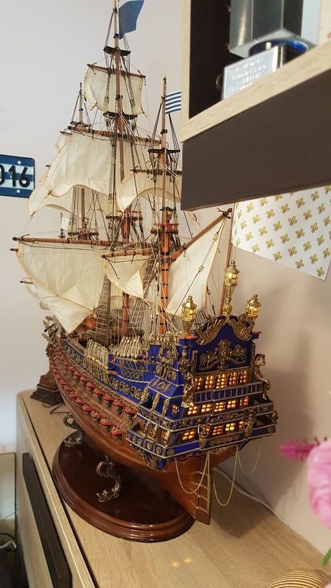 Pirate Ship Art, Model Sailing Ships, Sailing Ship Model, Scale Model Ships, Wooden Ship Models, Model Ship Building, Old Sailing Ships, Ship Building, Pirate Ships