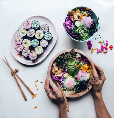 Mermaid Sushi, Mermaid Bowl, Fried Egg Recipes, Sushi Bowls, Sushi Bowl, Rainbow Mermaid, Beetroot Powder, Christmas Spices, Rainbow Food