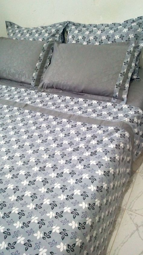 Pillowcase Ideas, Draps Design, Designer Bed Sheets, Bedspreads, African Clothing, Diy Painting, Bed Spreads, Bed Sheets, Bedroom Design