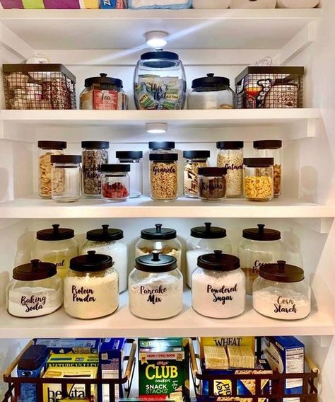 Kitchen Condiments Storage Ideas, Black Kitchen Storage, Food Storage Kitchen, Pegboard Kitchen, Popular Kitchen Designs, Kitchen Organization Ideas, Silverware Organization, Pantry Organizers, Small Kitchen Organization