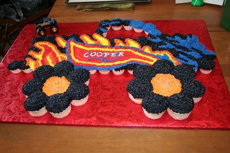 monster truck cupcake cake - Google Search Monster Truck Cupcake Cake, Truck Cupcake Cake, Blaze Birthday Cake, Cupcake Monster, Monster Truck Cupcakes, Monster High Cupcakes, Monster Truck Cookies, Truck Cupcakes, Monster Jam Birthday