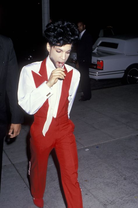 Princes Fashion, Prince Musician, Prince Clothes, Prince Images, The Artist Prince, Gala Fashion, Roger Nelson, Prince Rogers Nelson, Mtv Videos