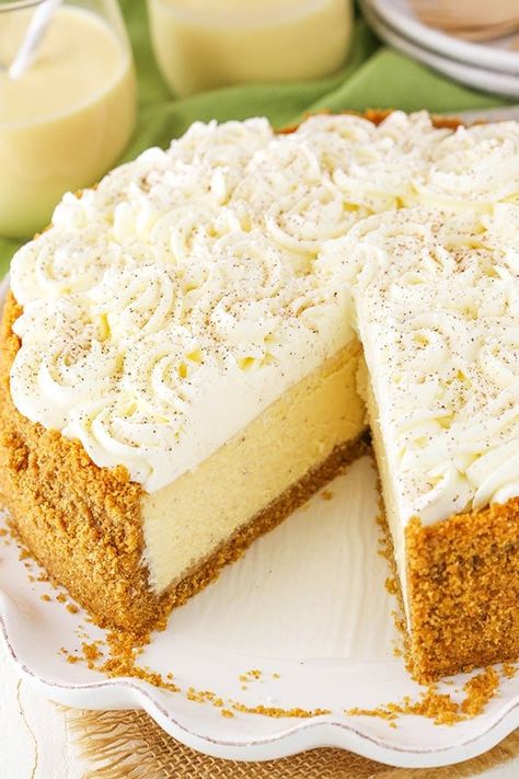 Egg Nog Cheesecake Recipe, Easy Eggnog Cheesecake, Cheesecake Christmas, Eggnog Cheesecake Recipe, Holiday Cheesecake Recipes, Holiday Cheesecake, Eggnog Dessert, Perfect Cheesecake, Easy Eggnog