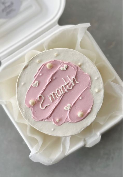 Monthly Cakes For Baby Girl, One Month Cake Baby Girl, Bento Cake For Baby Girl, 1 Month Cake Ideas, 1 Month Cake Baby Girl, 1 Month Bento Cake, 1 Month Old Cake, Monthly Milestone Cake, One Month Baby Cake Ideas