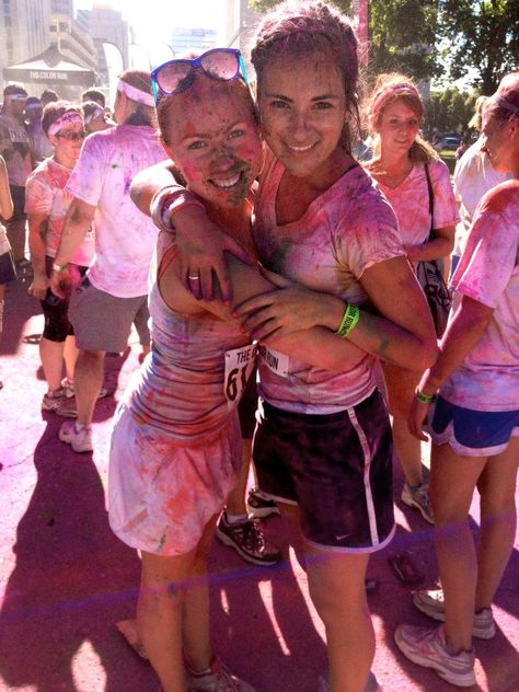 color run! Colour Run Outfit, Colour Run, Color Run Ideas, Color Run Photography, Color Fun Run, Color Run Outfit, The Color Run, Best Friend Photography, Sophomore Year