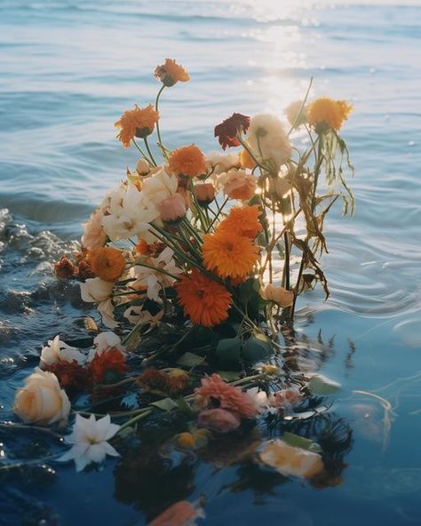 Flowers In Water Photography, Rebirth Photoshoot, Water Photography Ideas, Flower In Water, Ocean Float, Wet Flowers, Sea Flowers, Flowers Water, Photography Board