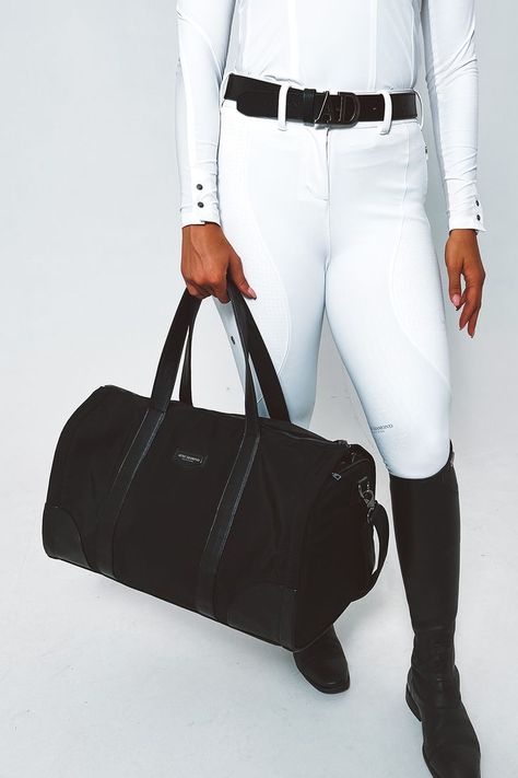 Equestrian Competition, Monochromatic Outfit, Everyday Luxury, Equestrian Outfits, Show Jumping, Everyday Luxuries, Super Clean, Horse Rider, Show Horses