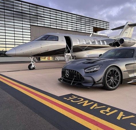 Chiron Pur Sport, Wealthy Lifestyle Luxury, Luxury Jets, Billionaire Luxury, Billionaire Lifestyle Luxury Living, Luxury Private Jets, Private Aircraft, Wealthy Lifestyle, Fake Designer Bags