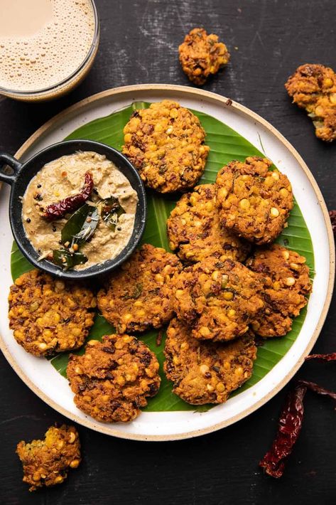 Parippu Vada, Masala Vada, Chicken Pulao Recipe, Lentil Fritters, South Indian Snacks, Vada Recipe, Chana Dal, Regional Food, Pulao Recipe