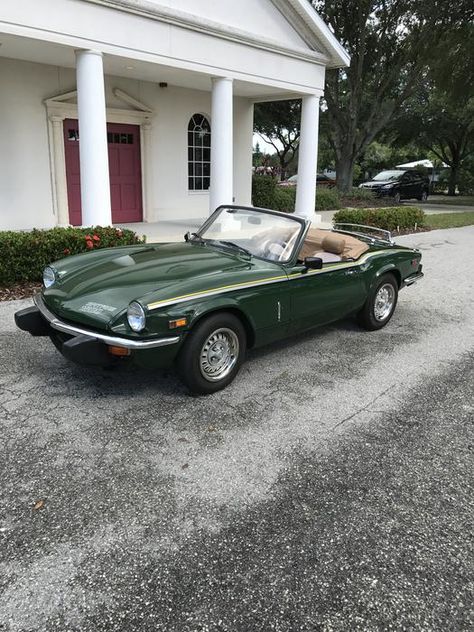 Vintage British Cars, Triumph Car, Triumph Spitfire 1500, Car Green, Green Cars, Triumph Cars, Triumph Spitfire, Old Vintage Cars, Vintage Sports Cars